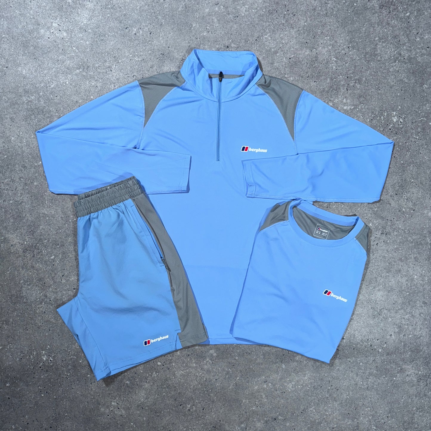 Berghaus tech 1/2 zip tri set (sky blue)