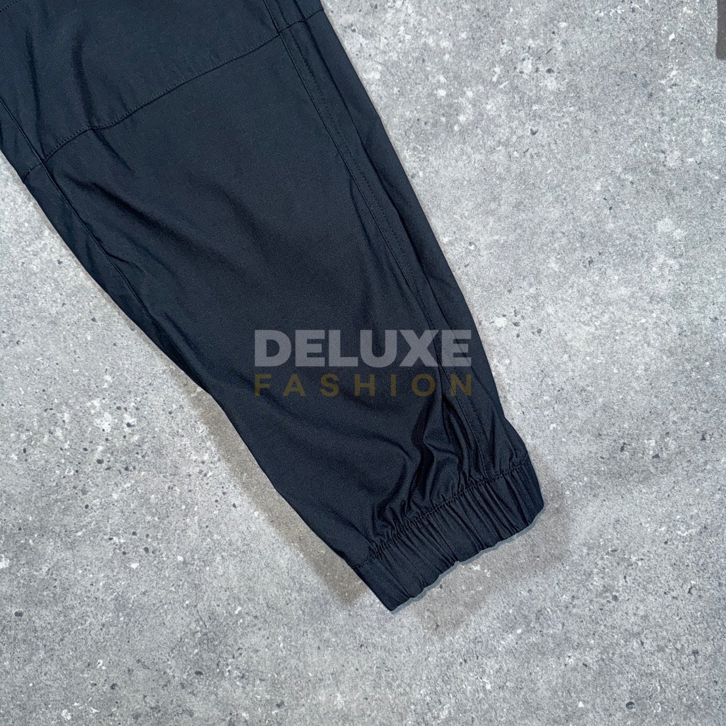 Berghaus cargo pants (black)