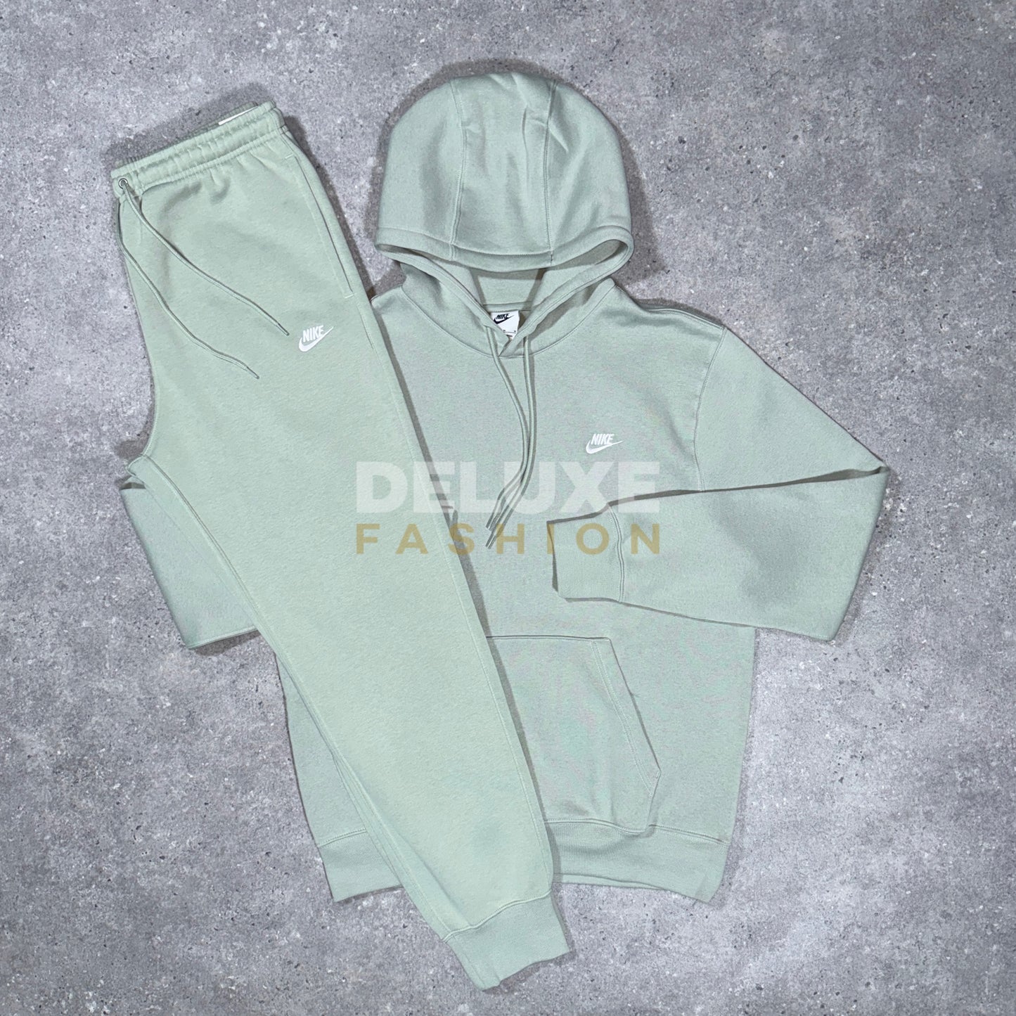 Nike club tracksuit (horizon)