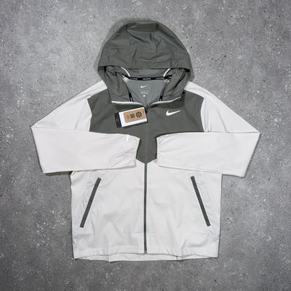 Nike UV Windbreaker Tri Set – Cream