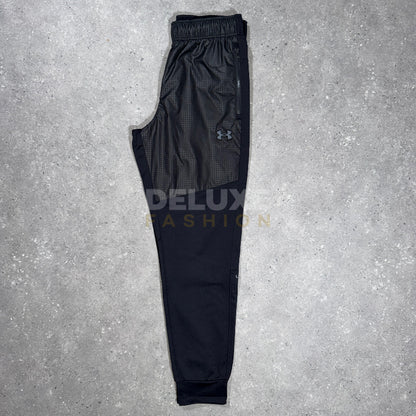 Under Armour 1/4 Zip Hooded Tracksuit  – Black