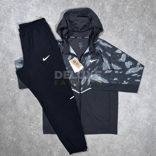 Nike Miler Patch Tracksuit – Black/Grey