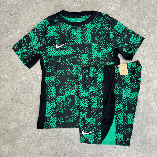 Nike pro tech set (black/green)