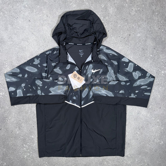 Nike Miler Patch Tracksuit – Black/Grey