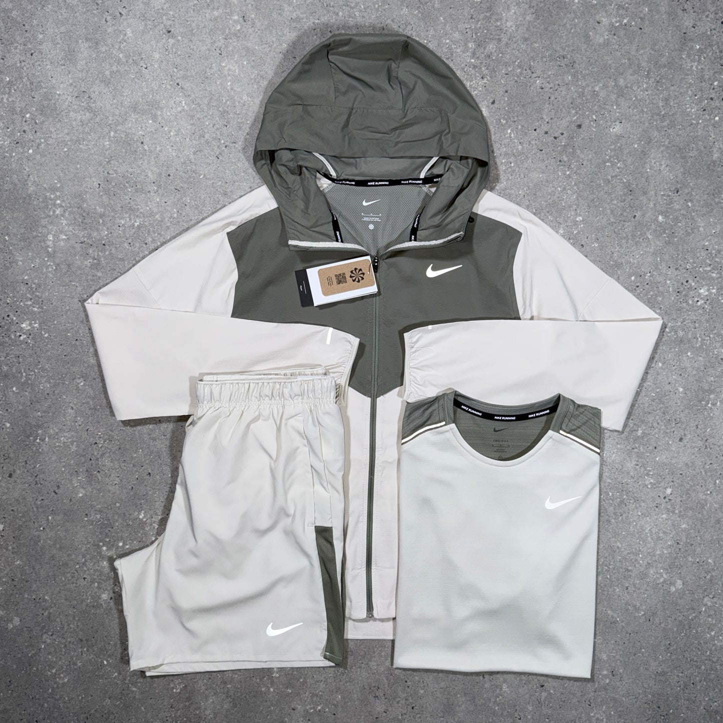 Nike UV Windbreaker Tri Set – Cream