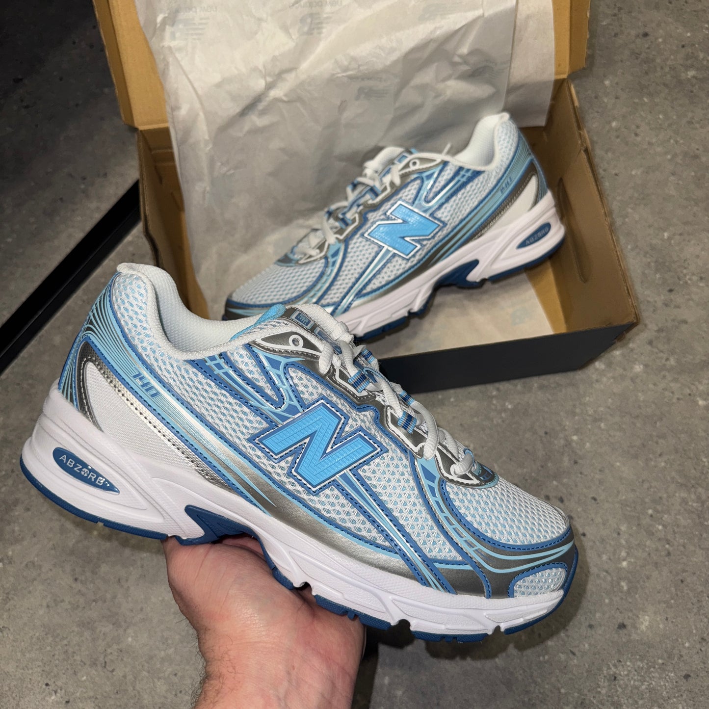 New balance abzorb (white/blue)