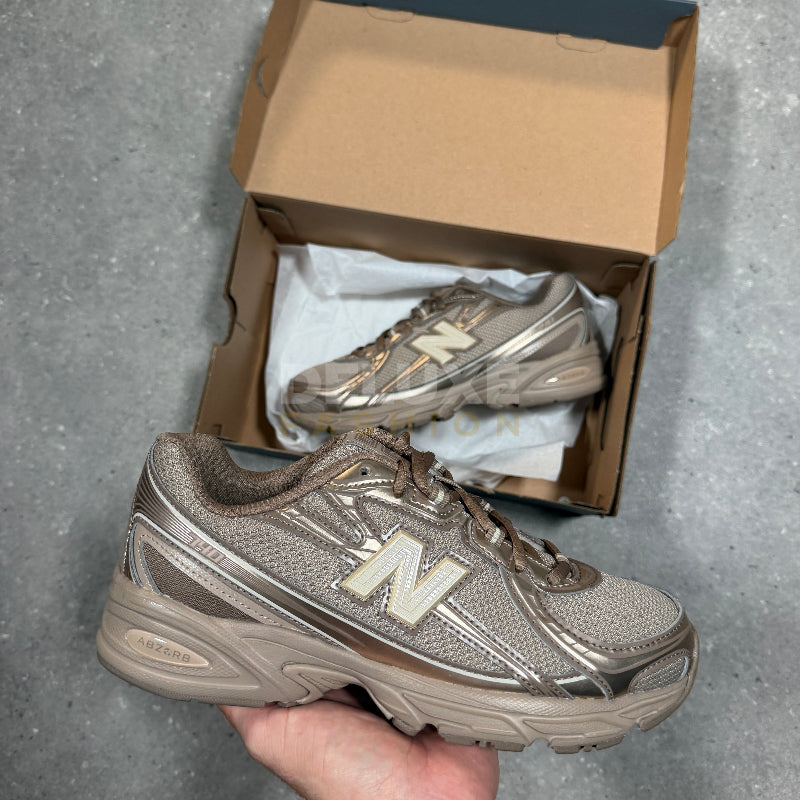 New Balance V2 Trainers - Brown