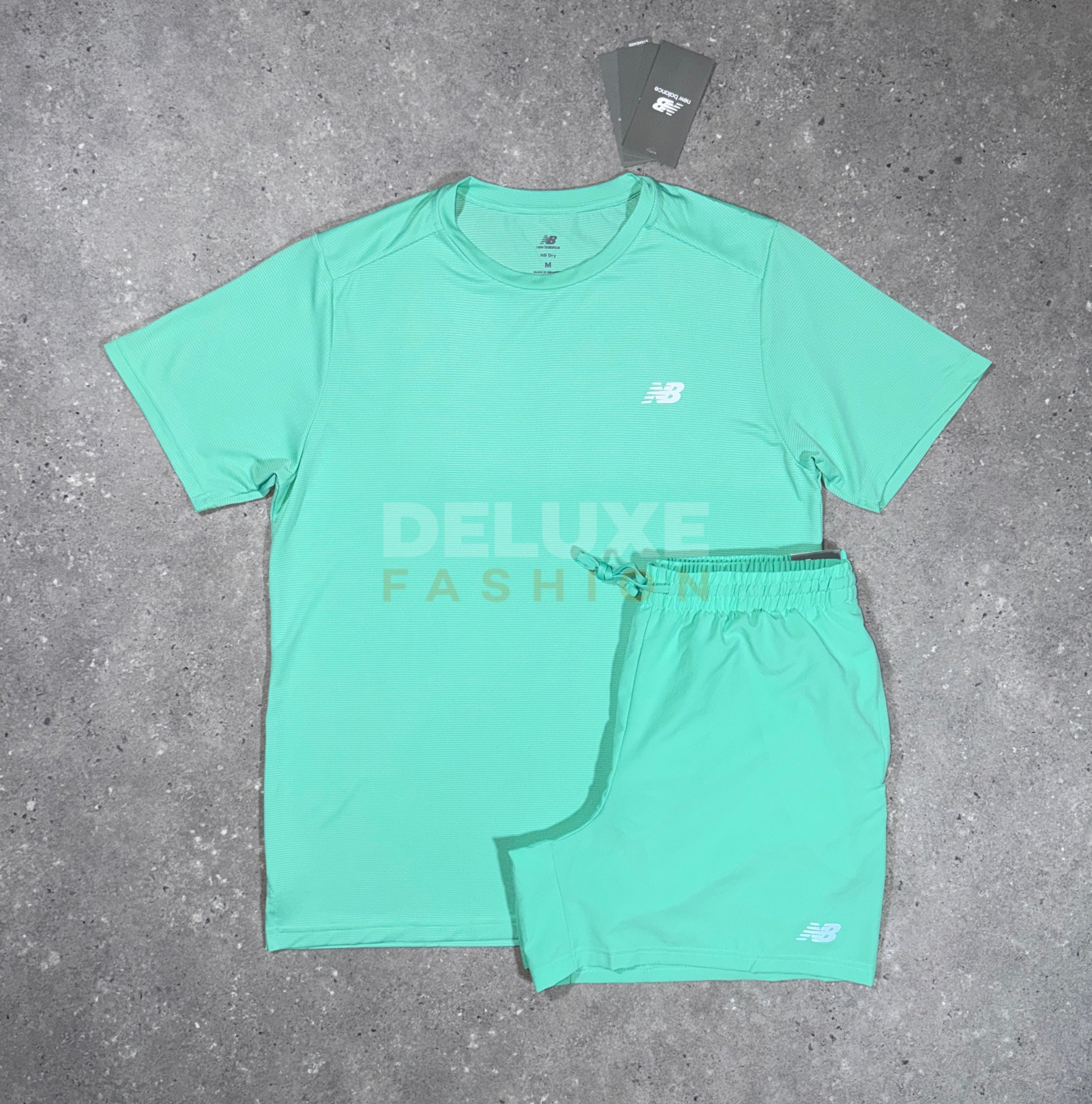 New balance tech set (mint)