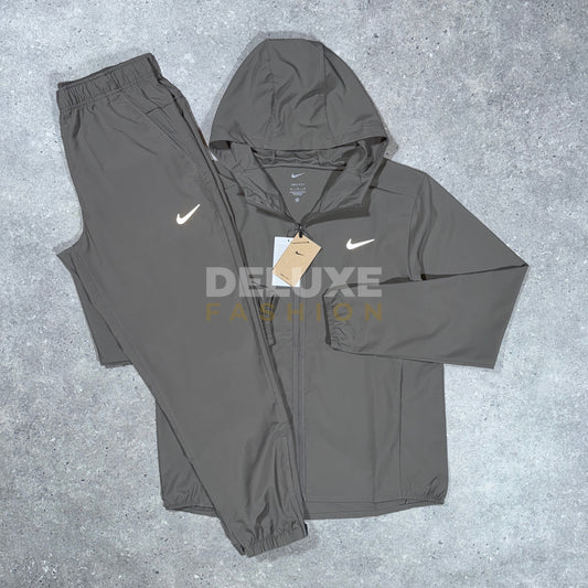 Nike repel tracksuit (taupe)