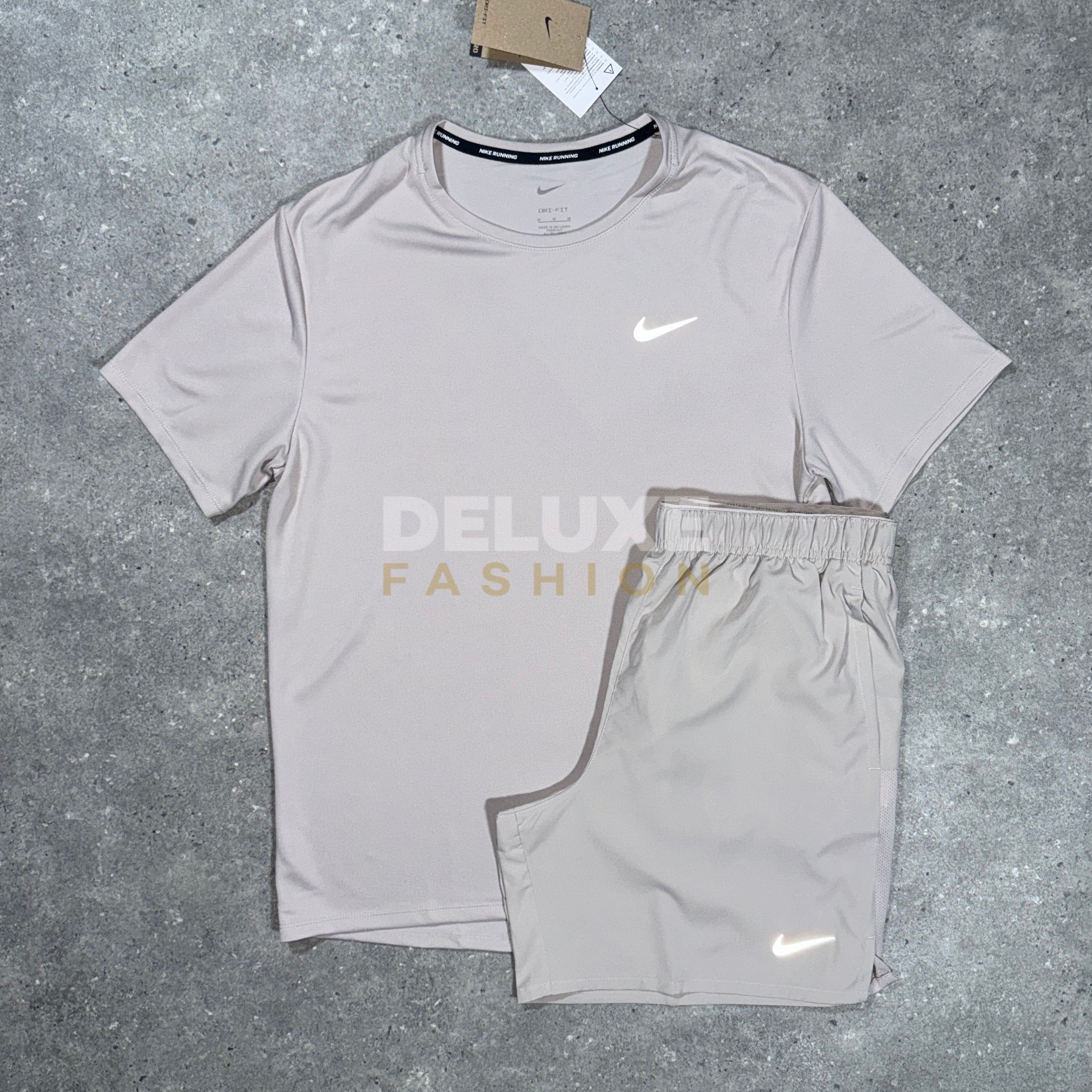 Nike repel windbreaker tri set (moon)