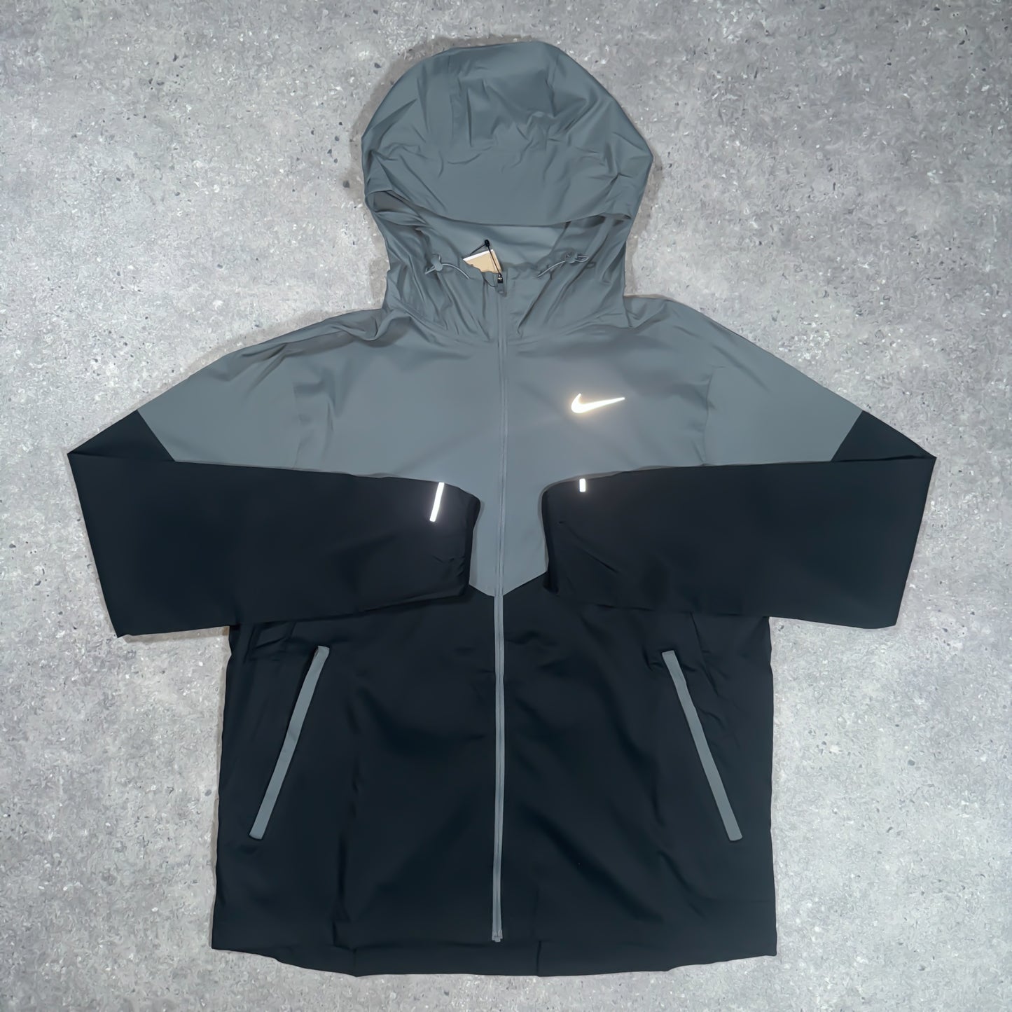 Nike light windbreaker (black/grey)