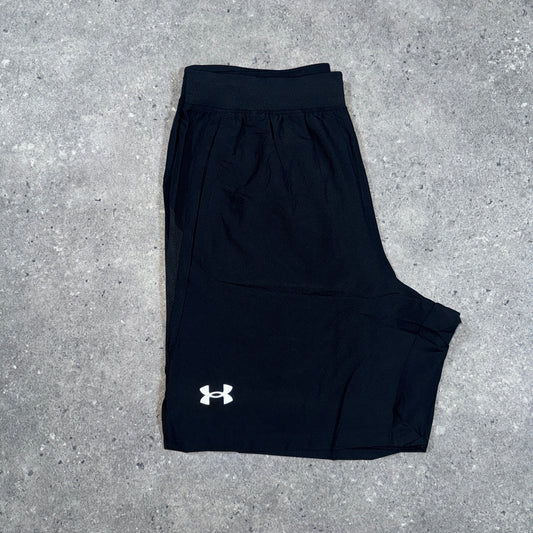 Under armour launch 7" shorts (black)