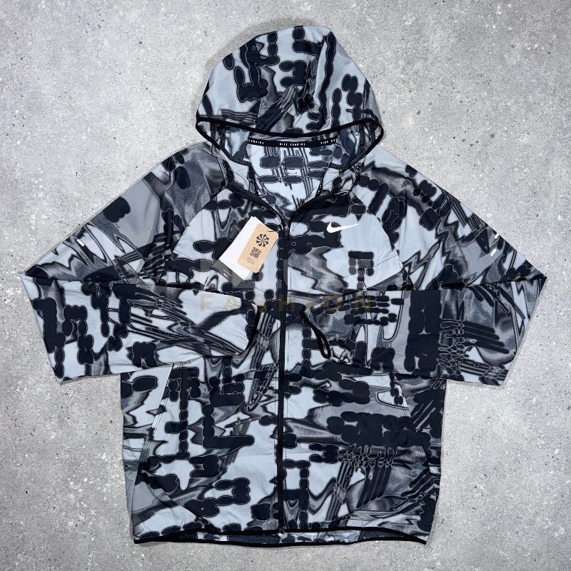 Nike Stride UV Miler Tracksuit – White/Black