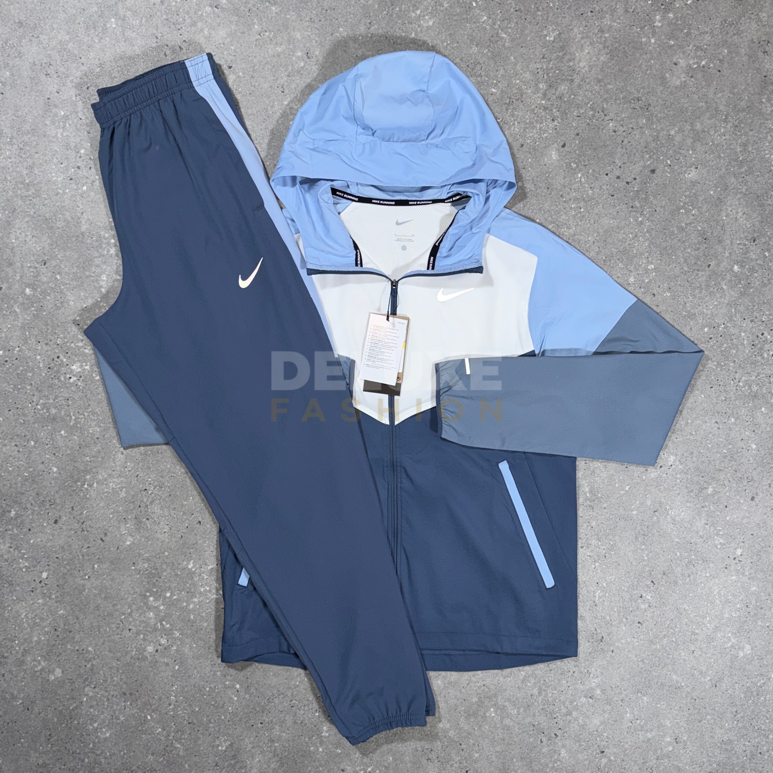 Nike uv tracksuit (white/blue)