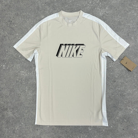 Nike t-shirt (beige)