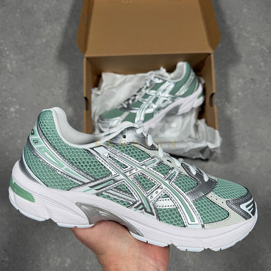 Asics Gel-1130 trainers in green