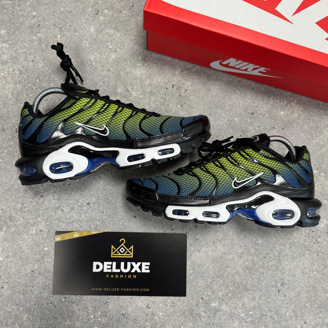 Nike air max plus tn (black/green tint)