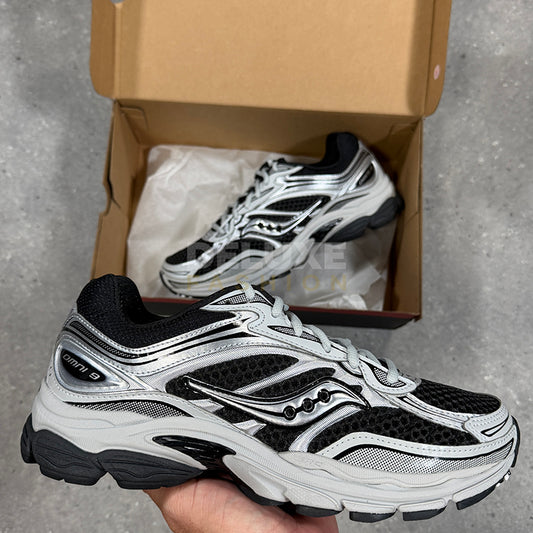 Saucony Pro trainers in black/grey