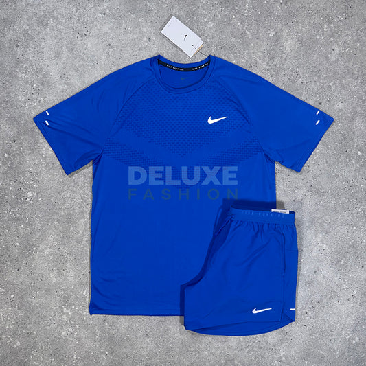 Nike Stride set in blue